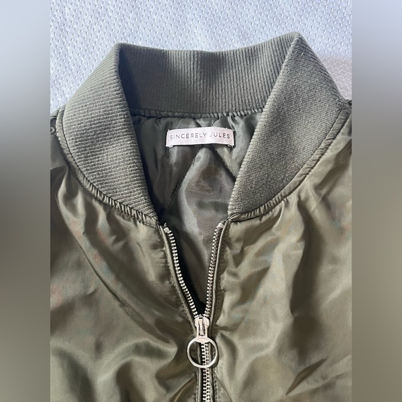 Sincerely Jules Women’s Satin Chic Olive Green Bomber Jacket Zipper Detail - Picture 8 of 16